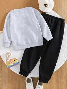 SHEIN Little Byeori 2件組兒童小男孩裝飾鈕扣解構拼接設計針織軟綿圓領長袖套頭衛衣＋鬆緊腰長褲，保暖內裡刷毛加厚款，適合冬季 - 灰色 - 查看 4