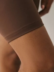 YARNWELL 女款純色休閒寬鬆運動多功能日常穿著緊身底層短褲 健身運動 棕色 夏季 - 棕色 - 查看 7