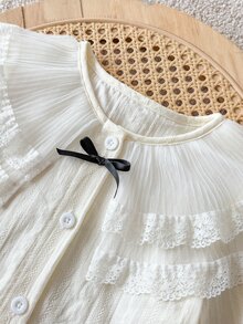 SHEIN 女童粉色單層蕾絲荷葉領襯衫，前胸固定黑色蝴蝶結，抽褶燈籠長袖，公主風，春秋款 - 白色 - 查看 6