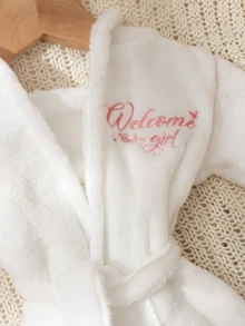 SHEIN 白色夏季可愛家庭套裝新生女嬰攝影浴袍套組 附頭巾帽迷你拖鞋 嬰兒拍照服裝 愛心刺繡道具 - 彩色 - 查看 7