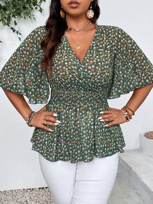 SHEIN Plus Size Floral Print Ruffle Sleeve Vacation Style Spring/Summer Shirt With V Neckline, For Christmas Peplum Top - Green - View 5