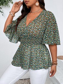SHEIN Plus Size Floral Print Ruffle Sleeve Vacation Style Spring/Summer Shirt With V Neckline, For Christmas Peplum Top - Green - View 4