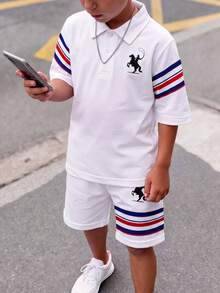 SHEIN Kids Tween Boy Casual Comfortable Fashion Minimalist Crew Neck Short Sleeve T-Shirt & Shorts Set, Classic Campus Style, Cool Striped Pattern Print, Super Silhouette Knight Pony Logo Print, Suitable For Spring/Summer - White - View 3