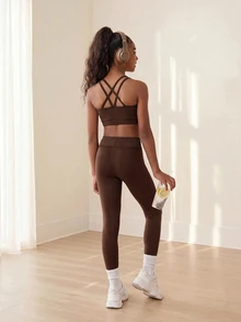 SHEIN مجموعة 3 قطع للفتيات المراهقات، كاميسول + بنطال ضيق + تي شيرت بأكمام طويلة، مجموعة 3 قطع، طرق متعددة للارتداء، مناسبة لمناسبات ودرجات حرارة مختلفة، سهلة، صالة الألعاب الرياضية - بني - مشاهدة 6