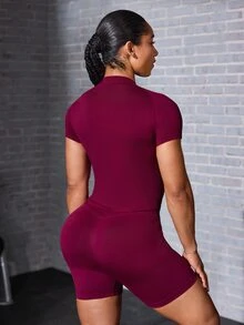 Zolique Women's Solid Color Raglan Short Sleeve T-Shirt And Shorts High-End Tight Fit Sports Set - Burgundy - View 4