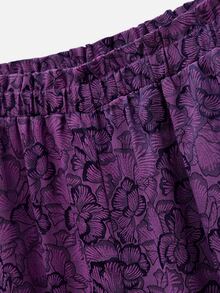 Nöista Setelan Motif Bunga Warna Ungu yang Serasi, Terdiri dari Atasan Peplum dengan Manset Berkerut dan Celana Panjang yang Senada. Busana Elegan untuk Tamu Pernikahan, Sempurna untuk Acara... - Purple - View 15