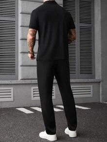 Manfinity CasualCool Men's Letter Print Denim Short Sleeve Polo Shirt And Drawstring Waist Pants Casual Set - Black - View 2