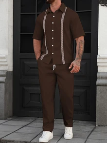 Manfinity CasualCool 男士拼色單排扣短袖襯衫與長褲休閒日常穿搭 - 棕色 - 查看 7