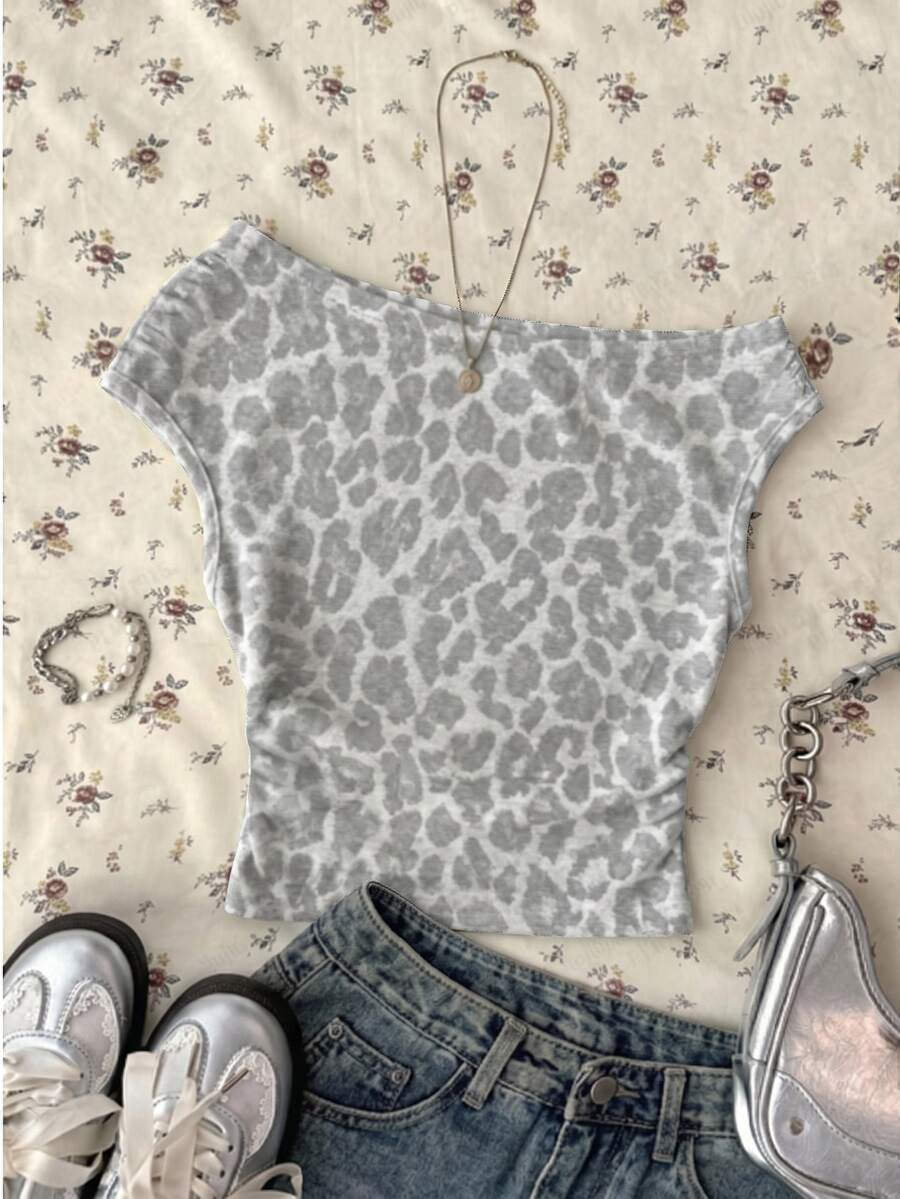 Teen Girls Casual Minimalist Fitted Asymmetric Ruched Cropped Top, Suitable For Spring And Summer, Personalized Outfit, - White - View 1