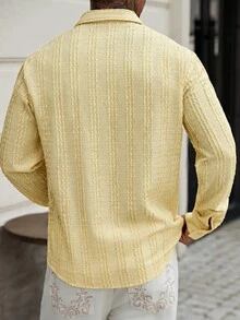 Manfinity CasualCool 男士休閒熱帶風時尚百搭針織提花淡黃色襯衫 度假秋季款 - 黃色 - 查看 2