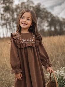 SHEIN Vestido casual para niña joven de tejido de unicolor con estampado floral y bajo con volantes - Café integral - Ver 4