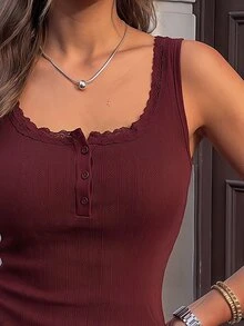 SHEIN 女士休闲优雅甜美粉色蕾丝边背心，修身三粒扣休闲T恤上衣，夏季百搭，适合日常穿着/上学/度假 - 中紫紅色 - 查看 6