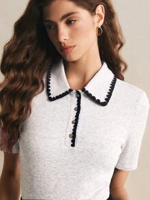 Poéselle 都會時尚女款 Polo 衫，經典對比滾邊設計，百搭休閒上衣，適合日常穿著 - 淺灰色 - 查看 5