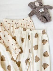SHEIN Vintaside Kids 女嬰秋季奶油米色甜美韓風輕量棉紗襯衫套裝，熊與愛心印花長袖上衣搭配休閒長褲多件套，寬鬆舒適日常穿著，韓式極簡百搭日常外出穿搭，秋冬理想服裝套裝 - 杏色 - 查看 7
