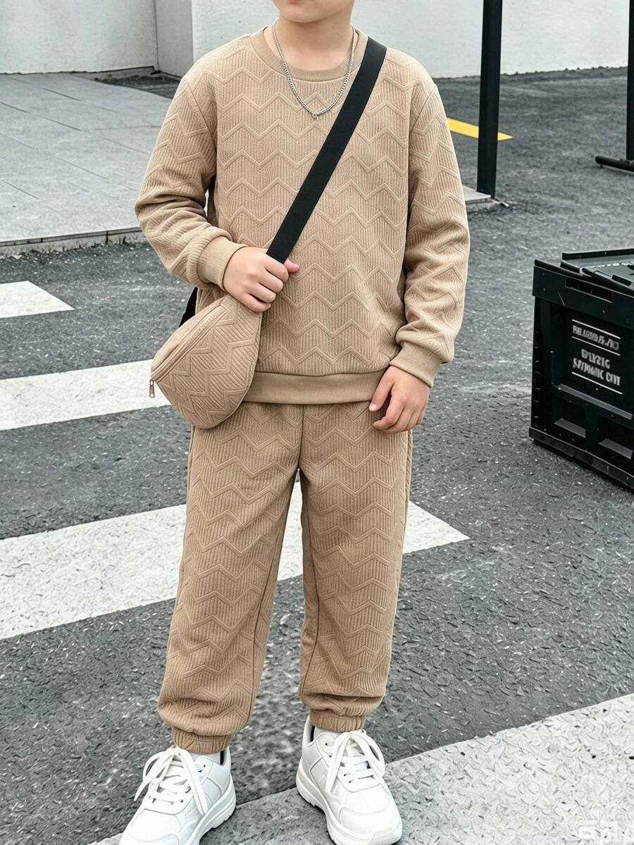 SHEIN 兒童男童休閒圓領長袖舒適衛衣,口袋裝飾,秋冬款 - 卡其色 - 查看 1