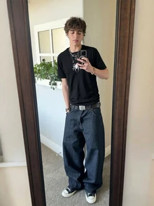 Manfinity Dauomo 夏季戶外上衣 男款修身 T 恤 極簡蜘蛛印花圖案 圓領休閒百搭 T 恤 日常穿著 戶外 經典黑色 - 黑色 - 查看 7