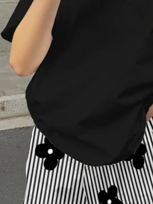 复古甜美黑白条纹迷你碎花图案少女休闲简约宽松圆领短袖T恤短裤两件套，适合春夏穿着 - 彩色 - 查看 3