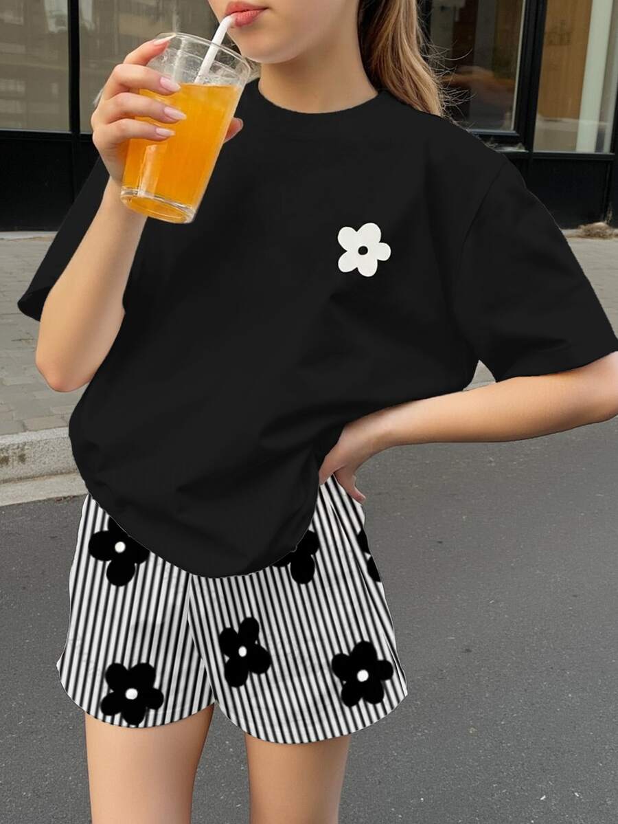 复古甜美黑白条纹迷你碎花图案少女休闲简约宽松圆领短袖T恤短裤两件套,适合春夏穿着 - 彩色 - 查看 1
