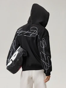 Vaulklash Manfinity Streetrush 男士黑白創意文字刺繡保暖拉鍊連帽衫，街頭風，秋季，城市休閒，開學季，2000年代風格 - 深黑 - 查看 1