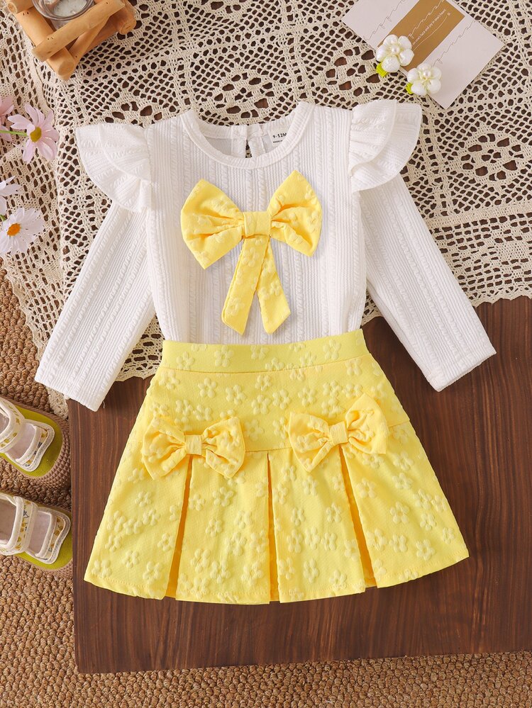 SHEIN Playful Pals Bộ 2 món bé gái phong cách Cottagecore ngọt ngào cho tiệc và mặc hằng ngày mùa xuân, áo vai bèo trang trí nơ phối chân váy xếp ly họa tiết hoa - Màu vàng - Xem 6