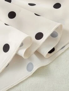 SHEIN Playful Pals 女嬰夏季度假拼接蝴蝶結肩帶刺繡下擺洋裝 生日白色與黑色波點可愛風 - 黑與白 - 查看 10