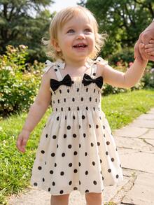 SHEIN Playful Pals 女嬰夏季度假拼接蝴蝶結肩帶刺繡下擺洋裝 生日白色與黑色波點可愛風 - 黑與白 - 查看 5