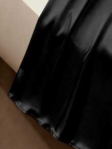 GlowEve 女士纯色短袖优雅通勤中长连衣裙 - 黑色 - 查看 3