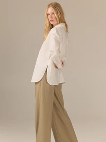 KÆRIA Hus Relaxed Tuxedo Short - 100 Cotton Crisp Shirting - Off-White, Relaxed Fit, Office, Smart Modest Minimalist Casual, Fall Teachers' Day, Elegant, Work - White - View 6