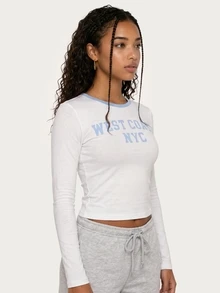 MISSGUIDED TEEN 長袖短版上衣，大學校隊圖案印花，羅紋領口，修身剪裁，適合休閒日常穿著 - 白色 - 查看 4