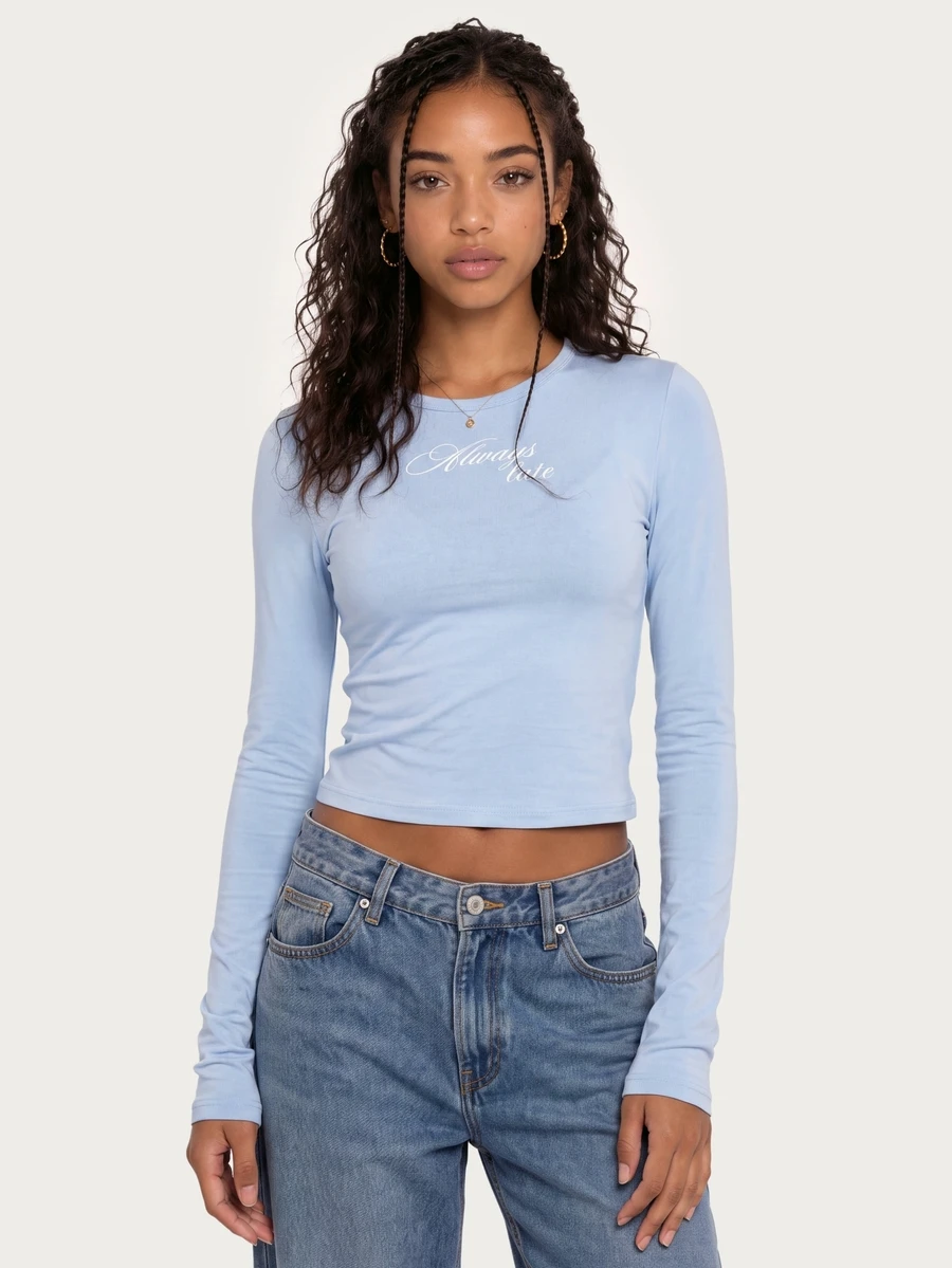 MISSGUIDED TEEN 修身長袖圓領短版上衣,胸前草寫標語字體印花,秋冬休閒日常穿搭 - 藍色 - 查看 1