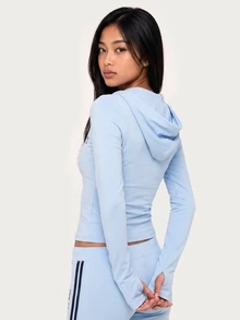 MISSGUIDED TEEN Pretty Iconic 98 Stars Chest Print Cropped Full-Zip Sweatshirt With Extra Long Thumb Hole Sleeves And Star Zipper Pull - Blue - View 2