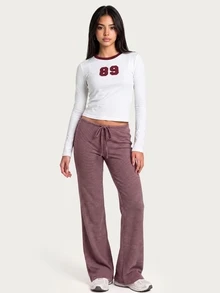 MISSGUIDED TEEN 長袖短版 Ringer T-shirt，胸前 Varsity 89 貼布繡，對比色圓領修身休閒上衣，秋冬款 - 白色 - 查看 3