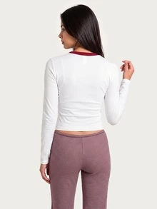 MISSGUIDED TEEN 長袖短版 Ringer T-shirt，胸前 Varsity 89 貼布繡，對比色圓領修身休閒上衣，秋冬款 - 白色 - 查看 2