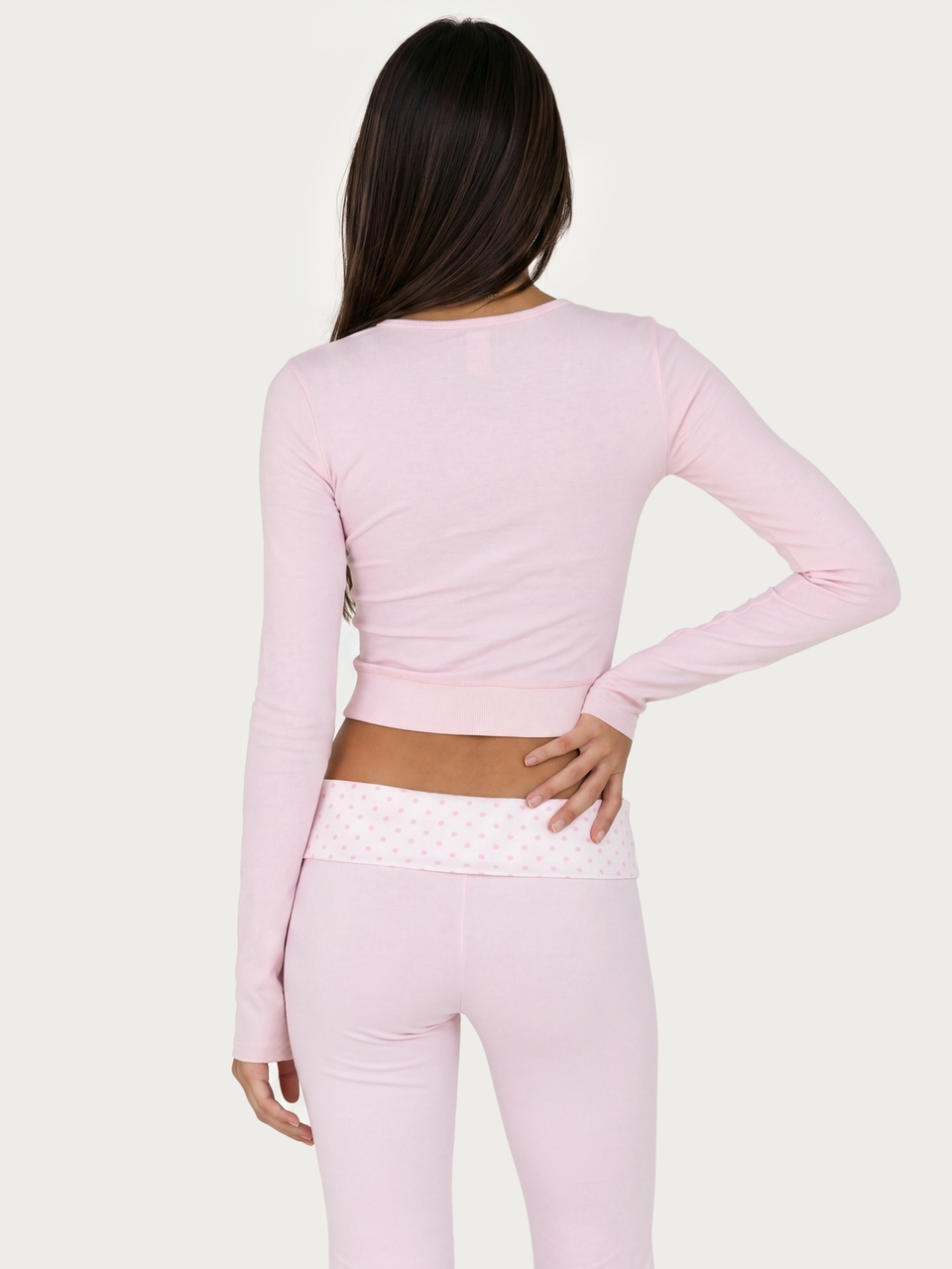 MISSGUIDED TEEN Top corto a maniche lunghe con toppe applicata Varsity 98 a pois, girocollo, aderente, in maglia elasticizzata, t-shirt corta per primavera estate
