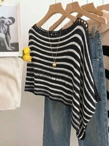 SHEIN Holidaya 新款夏季女款海灘度假上衣 白色鏤空針織披肩上衣 船領不對稱下擺 橫條紋與鏤空細節 沿海波希米亞風 隨性層次穿搭 - 黑色 - 查看 7