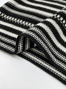 SHEIN Holidaya 新款夏季女款海灘度假上衣 白色鏤空針織披肩上衣 船領不對稱下擺 橫條紋與鏤空細節 沿海波希米亞風 隨性層次穿搭 - 黑色 - 查看 6