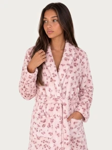 MISSGUIDED TEEN Fluffy Fleece Wrap Robe With Leopard Print, Shawl Collar, Belt Tie Waist, Front Pockets, And Long Sleeves For Cozy Winter Loungewear - Pink - View 4