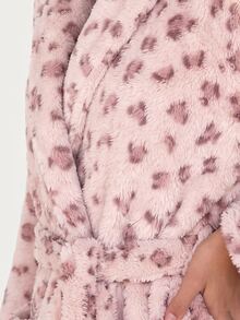 MISSGUIDED TEEN Fluffy Fleece Wrap Robe With Leopard Print, Shawl Collar, Belt Tie Waist, Front Pockets, And Long Sleeves For Cozy Winter Loungewear - Pink - View 5
