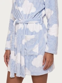 MISSGUIDED TEEN Fluffy Cloud Print Wrap Robe Mini Length Long Sleeve Belted Fleece Dressing Gown Cosy Winter Loungewear - Blue and White - View 5
