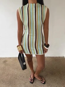 SHEIN BAE 初秋新款時尚彩虹條紋拼色百搭假領圓領無袖收腰顯瘦短洋裝 - 彩色 - 查看 2