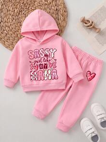 SHEIN Playful Pals 女嬰服裝 媽媽愛心字母印花長袖連帽衫與慢跑褲套裝 秋冬俏皮口號運動服 2件套 粉色 - 粉色 - 查看 3