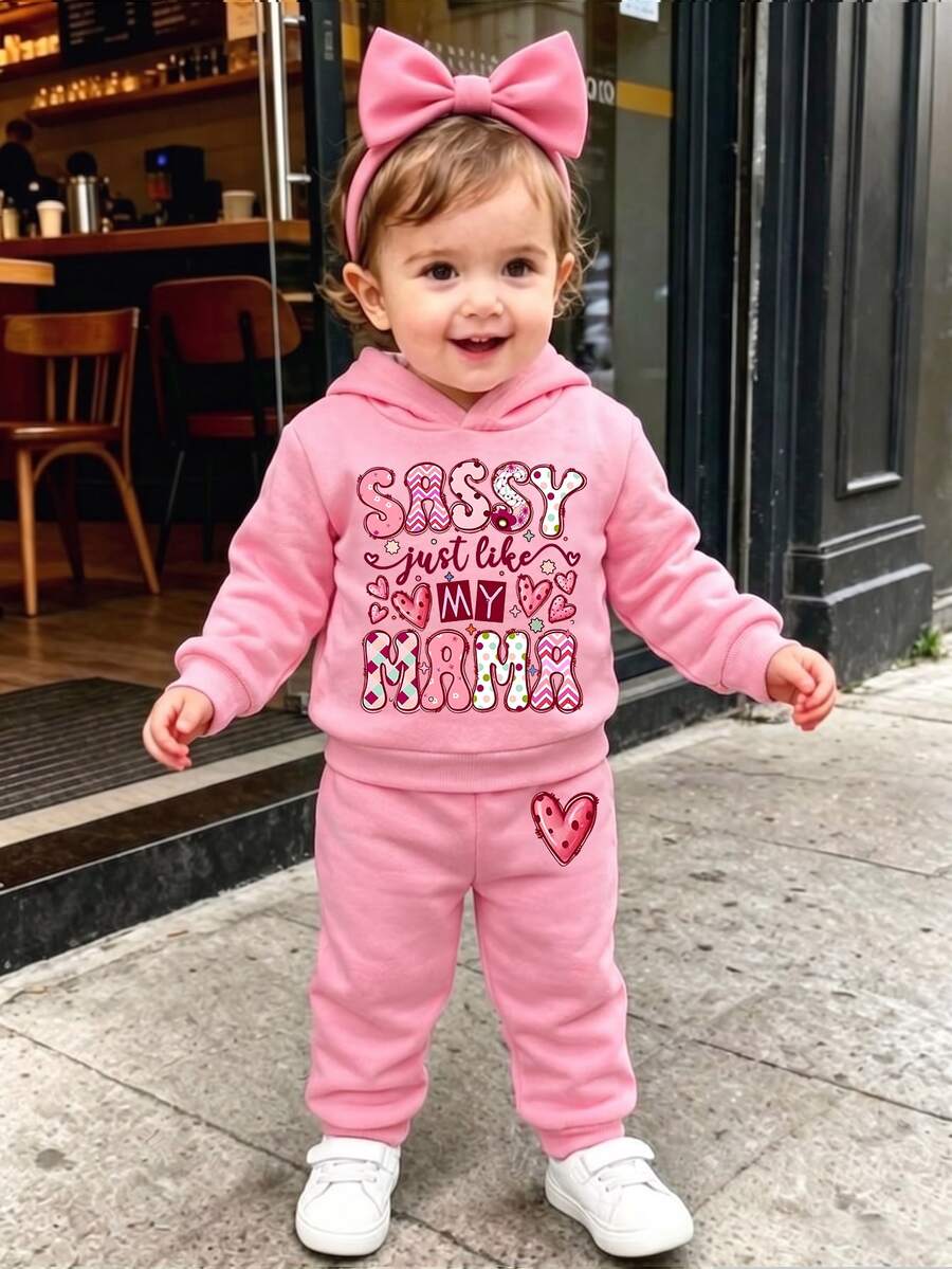 SHEIN Playful Pals 女嬰服裝 媽媽愛心字母印花長袖連帽衫與慢跑褲套裝 秋冬俏皮口號運動服 2件套 粉色 - 粉色 - 查看 1