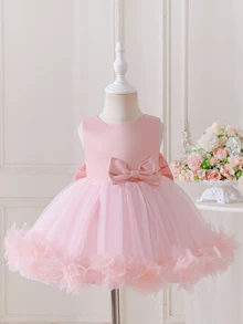 SHEIN Glamorique Kids 女嬰優雅粉色緞面公主禮服，深V露背嬰兒長裙，附超大蝴蝶結與3D花瓣，適合1歲生日派對、婚禮、聖誕節 - 粉色 - 查看 5