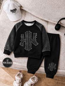 SHEIN 小男孩字母拼接圓領長袖衛衣與運動長褲休閒套裝 - 黑色 - 查看 5