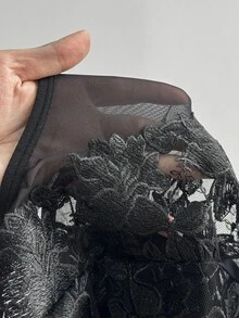 NU&NOW 大尺碼女款黑色蕾絲刺繡透視網紗連身內衣，性感前衛法式休閒針織彈性百搭舒適內著，黑色洋裝，性感女款社交度假穿搭，黑色內衣，緊身女款黑色正式洋裝，正式洋裝，外套，年輕優雅性感拼接女款上衣，性感度假穿搭，社交黑色上衣，黑色連身內衣，黑色內衣，緊身高端透視露肩修身內著，純色 - 黑色 - 查看 6