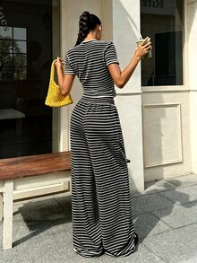 SHEIN 青少年女孩 2件組短袖T恤套裝，黃色條紋，清新舒適，度假休閒街頭時尚必備 - 黑與白 - 查看 2
