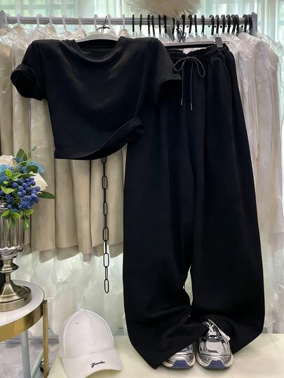 Resyla Summer Fashion Casual, Suitable For Daily And Sports Wear Women's Two Pieces Set, Women's Black Solid Color Round Neck Short Sleeve T-Shirt Set, Elegant And Comfortable Design, Casual Outing Two Pieces Set
