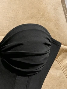 SHEIN Franclia 女款純色抓皺胸前不對稱下擺抹胸上衣 夜店黑色夏季性感繃帶款 萬聖節派對夜店穿搭 - 黑色 - 查看 5