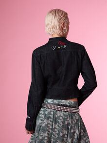HELLO KITTY AND FRIENDS | COUREZ Shrunken Jacket In Rinse Denim Wash With Embroidery / Y2K Top Fall Clothes For Women Winter Clothes For Women Denim Jacket Embroidered Top - Black - View 3