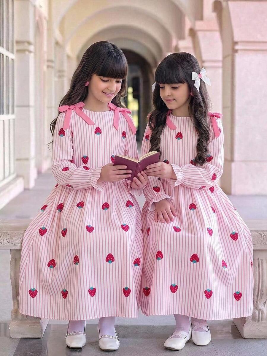 SHEIN 女童編織條紋草莓圖案甜美蝴蝶結圓領洋裝 - 彩色 - 查看 1